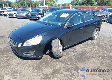 2012 Volvo S60 T5 z USA, uszkodzony, nr VIN YV1622FS2C2118191
